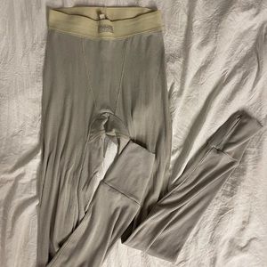 SKIMS leggings size XXS